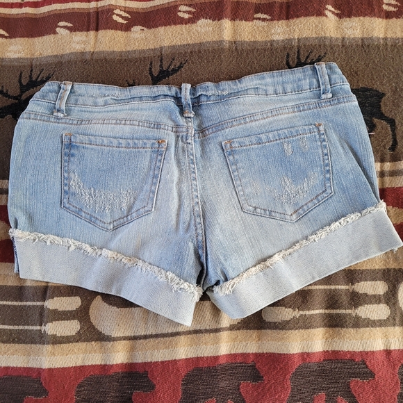 Blue Crush sz. 5 denim shorts - Picture 2 of 4